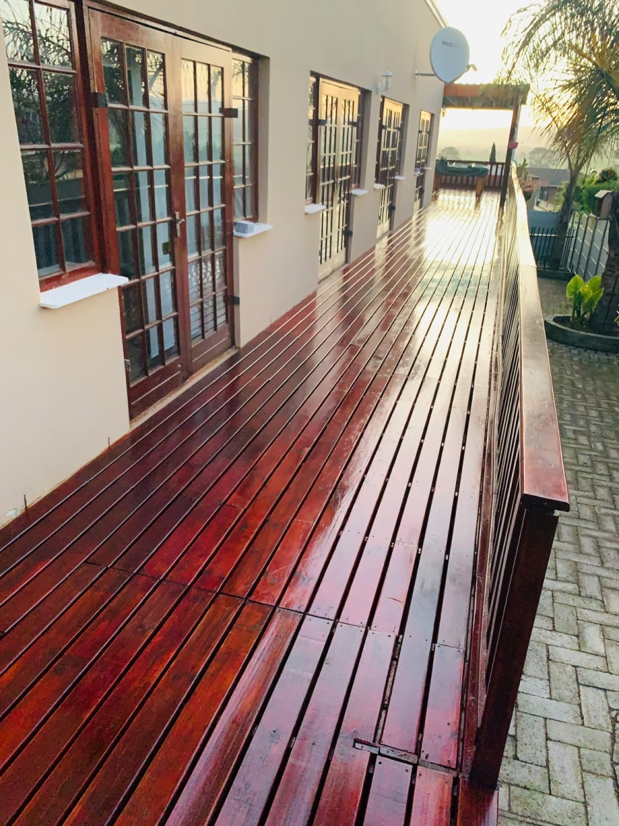 5 Bedroom Property for Sale in Fraaiuitsig Western Cape